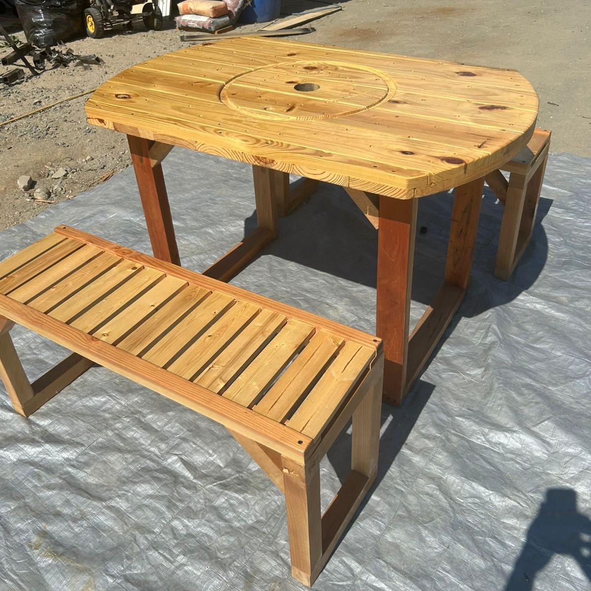 Juego de Mesa y Bancas Rústicas de Madera para Exteriores