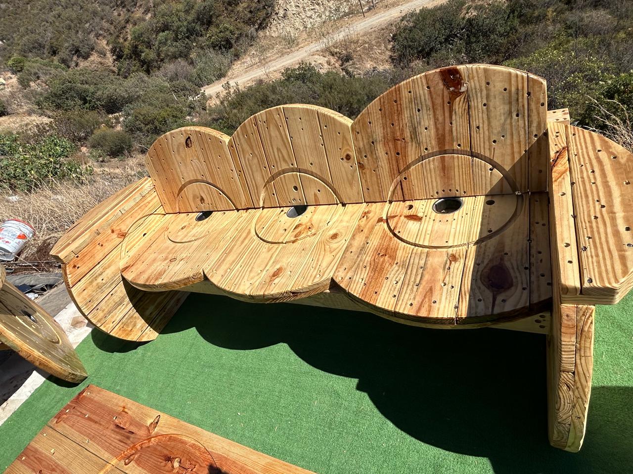 Juego de Sala Rústica de Madera con Sillón Triple, Sillones Individuales y Mesa de Centro