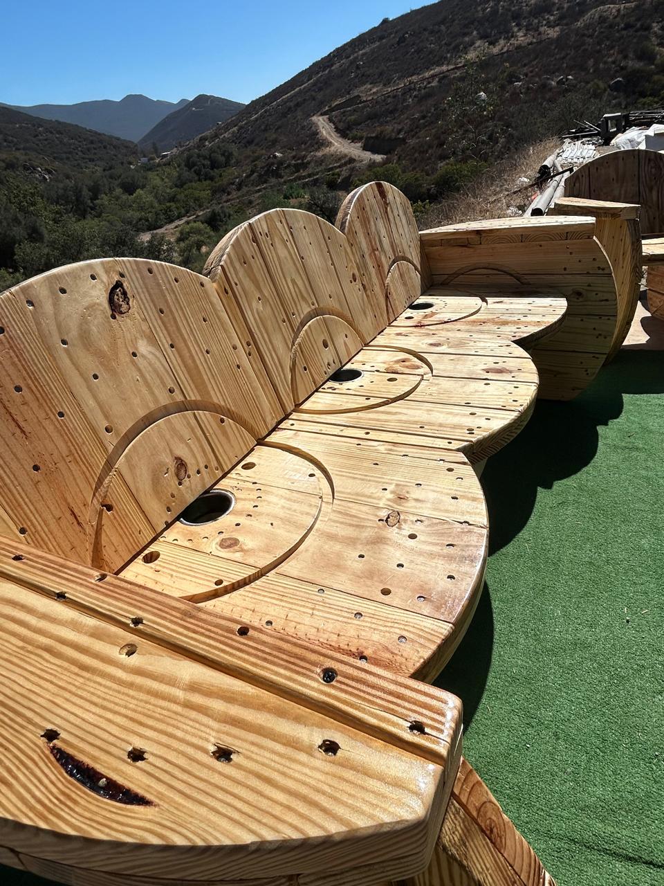 Juego de Sala Rústica de Madera con Sillón Triple, Sillones Individuales y Mesa de Centro
